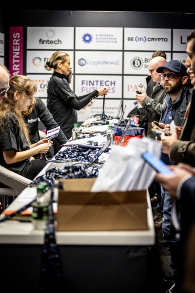 Lanyard distribution