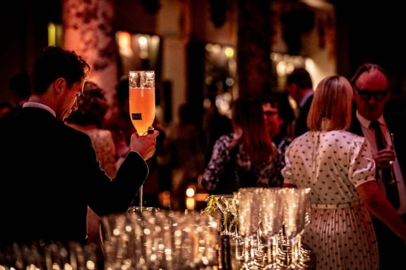 Cocktail pouring