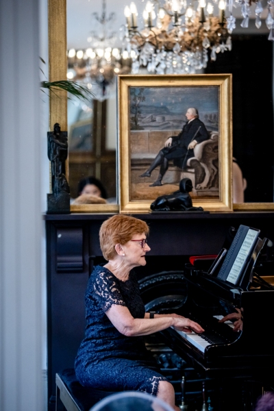 Pianist Sharolyn Kimmorley AM